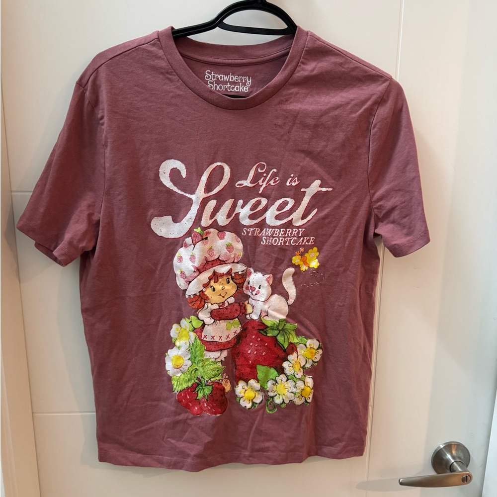 NEW Strawberry Shortcake 90s Tee T-Shirt - Picture 1 of 3